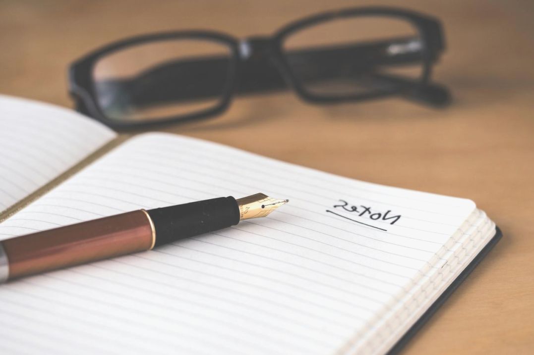 Modern demonstrator fountain pen